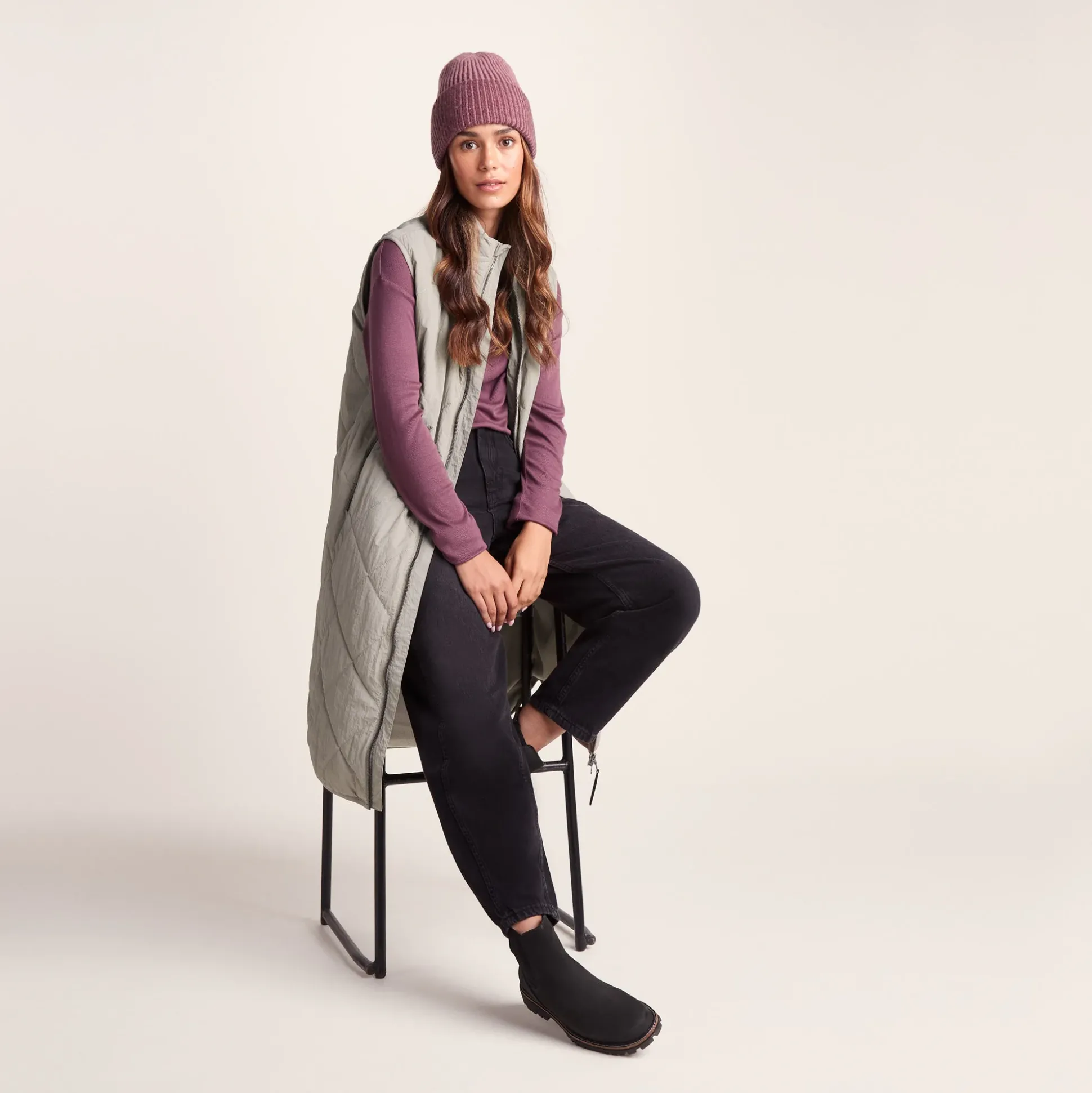 Anda Womens Shower Resistant Insulated Gilet - Dark Taupe