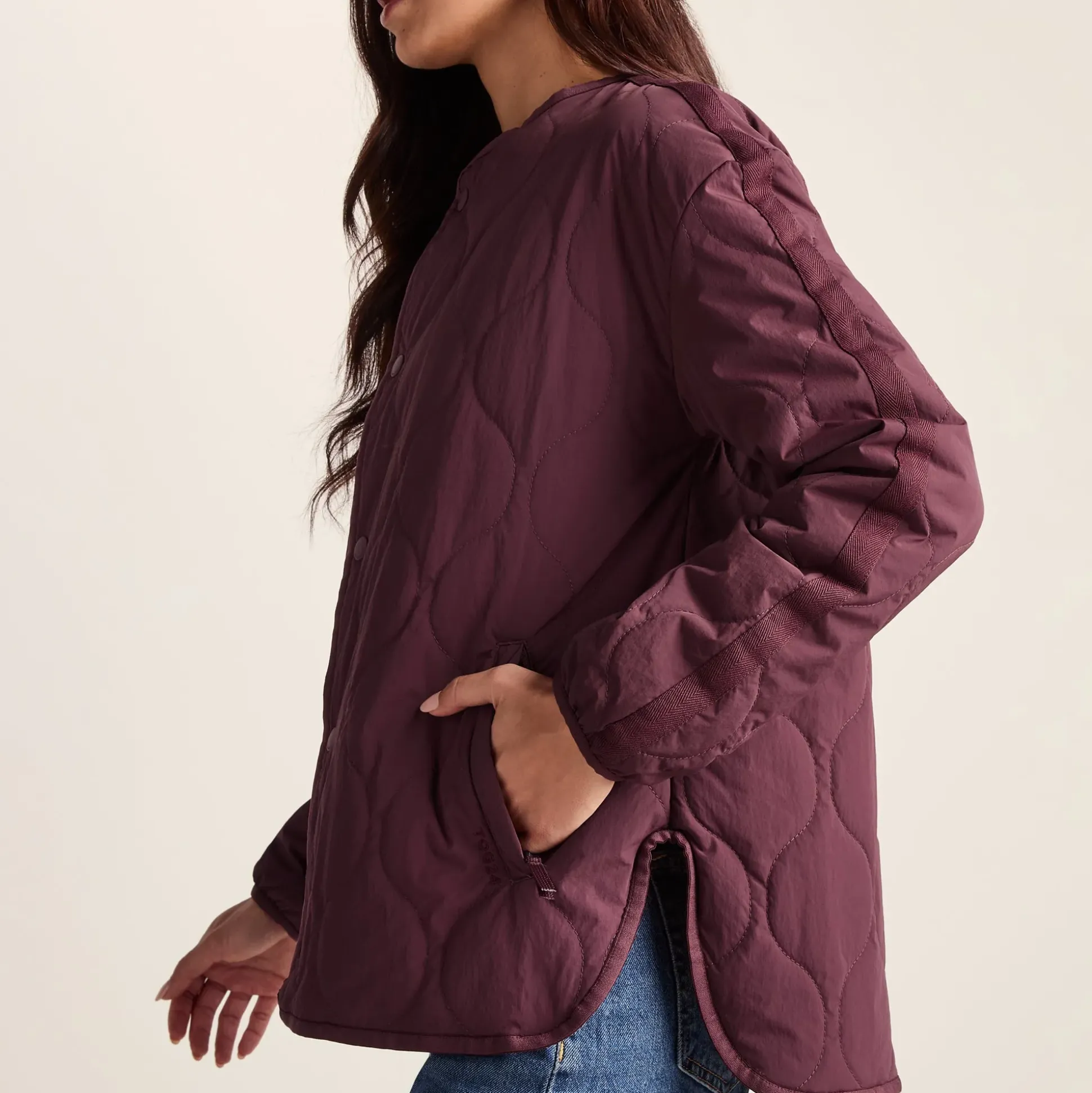 Cleadon Womens Relaxed Fit Shower Resistant Lightweight Insulated Jacket - Black Raspberry