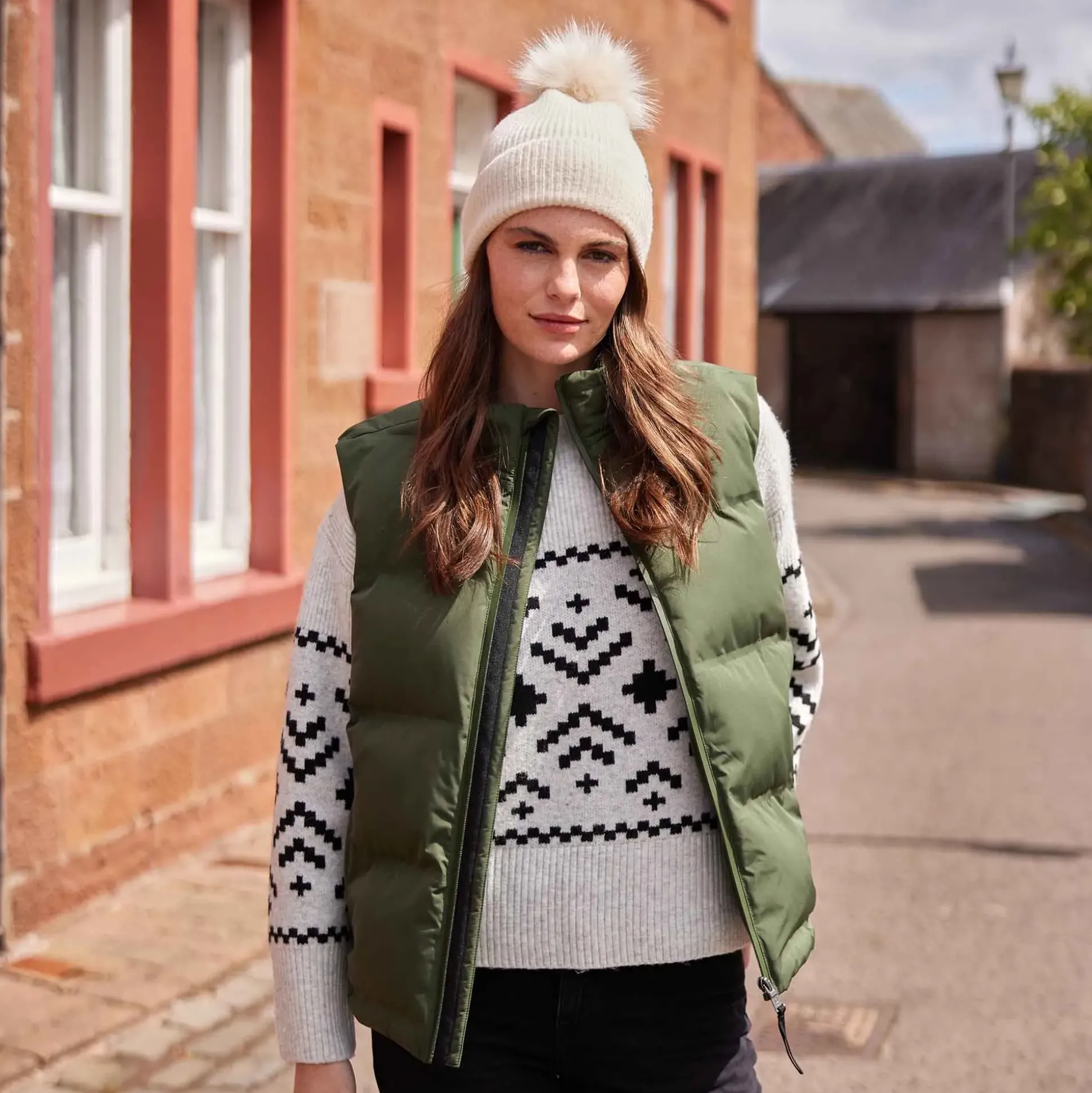Elyna Womens Shower Resistant Insulated Gilet - Dark Green