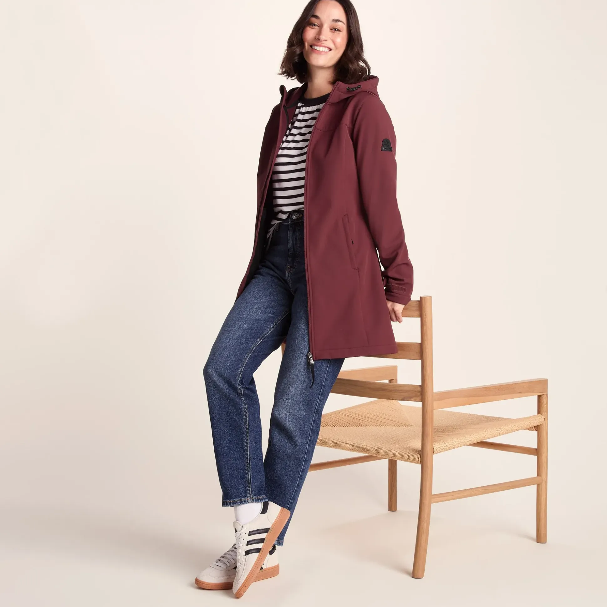 Keld Womens Long Shower Resistant Hooded Softshell Jacket - Burgundy