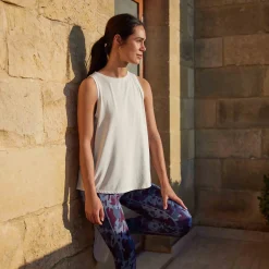 Orla Womens Performance Vest - Vanilla
