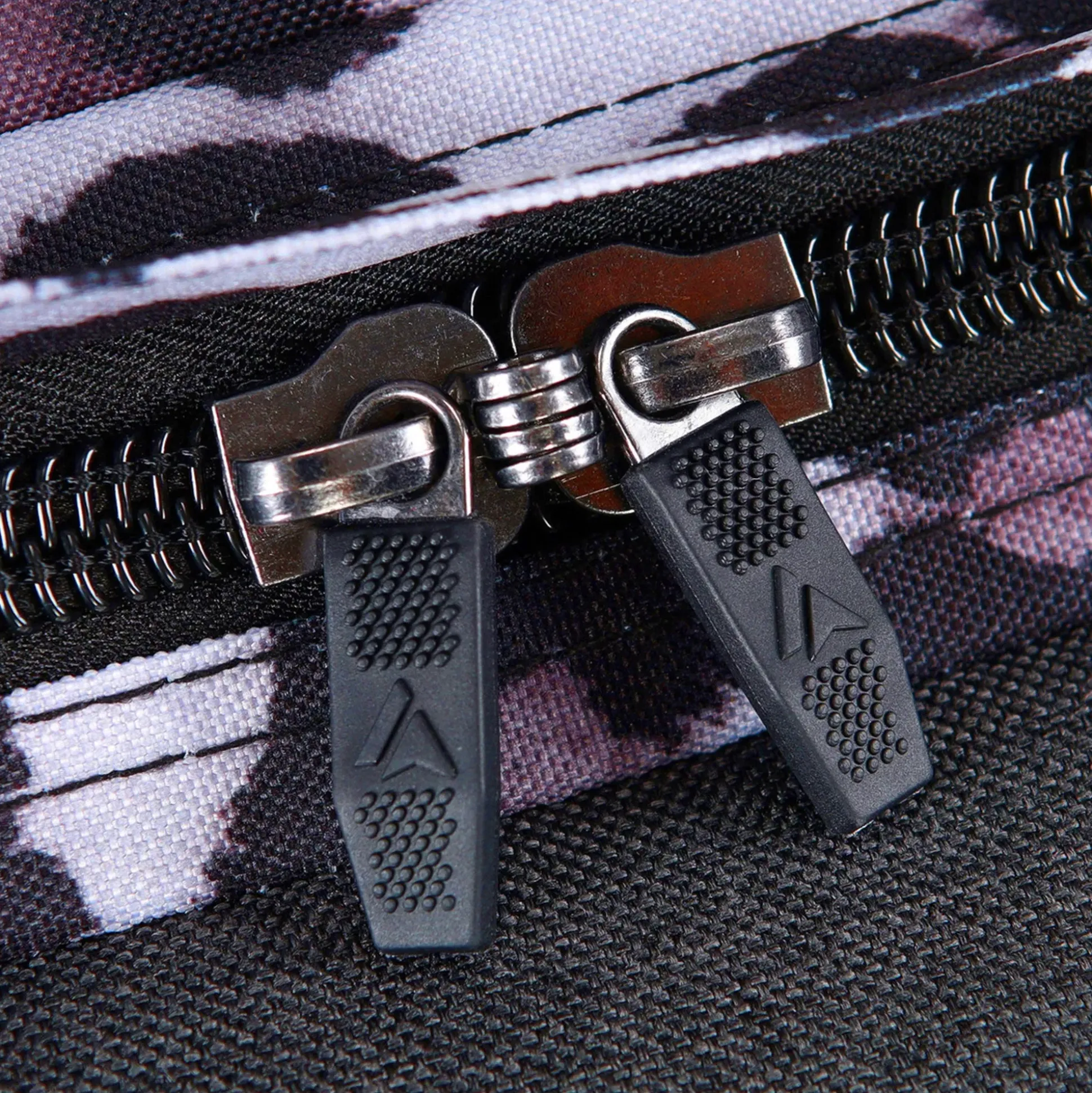 Surfanic Maxim 3.0 70L Roller Bag - Ice